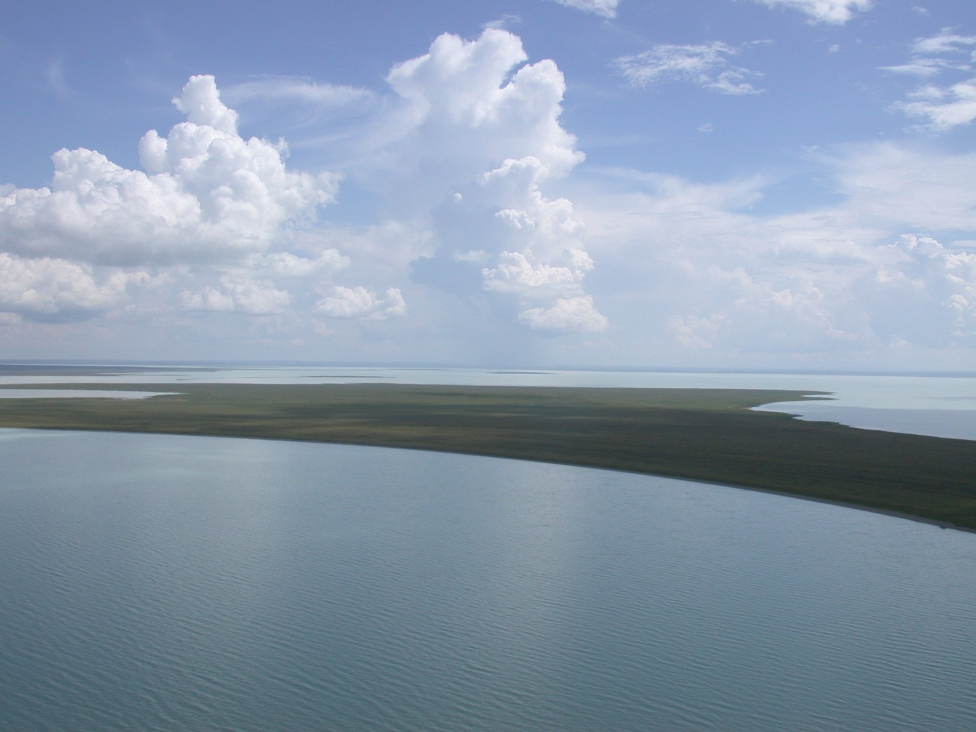 Озеро степное забайкальский край. Озеро Барун-Торей. Озеро зун-Торей. Озеро зун-Торей Забайкальский. Торейские озера Даурский заповедник.